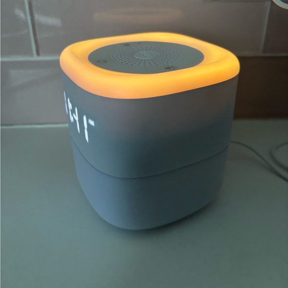 Frida Baby 3-in-1 Sound Machine + When-to-Wake Clock + Nightlight New condition - Picture 7 of 8